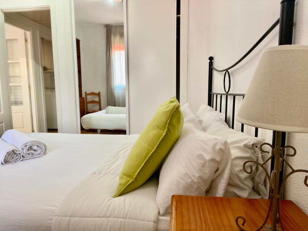 Deyanira Suite, Aeropuerto, Ifema Мадрид Екстериор снимка