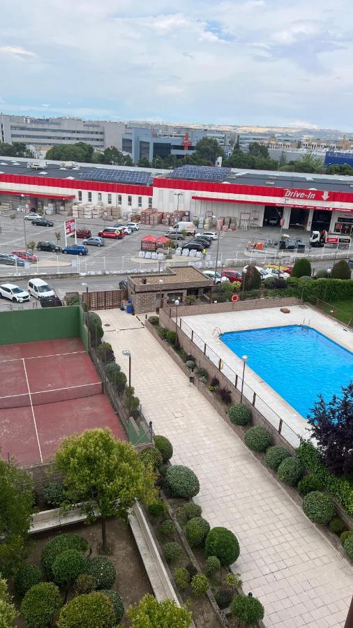 Deyanira Suite, Aeropuerto, Ifema Мадрид Екстериор снимка