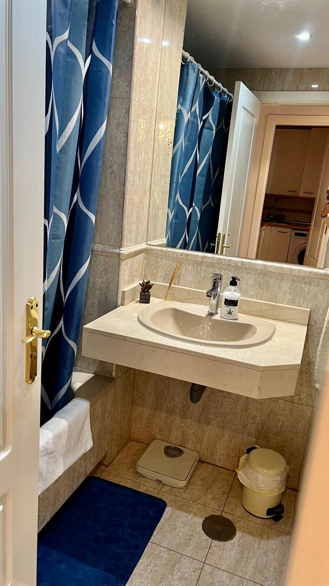 Deyanira Suite, Aeropuerto, Ifema Мадрид Екстериор снимка