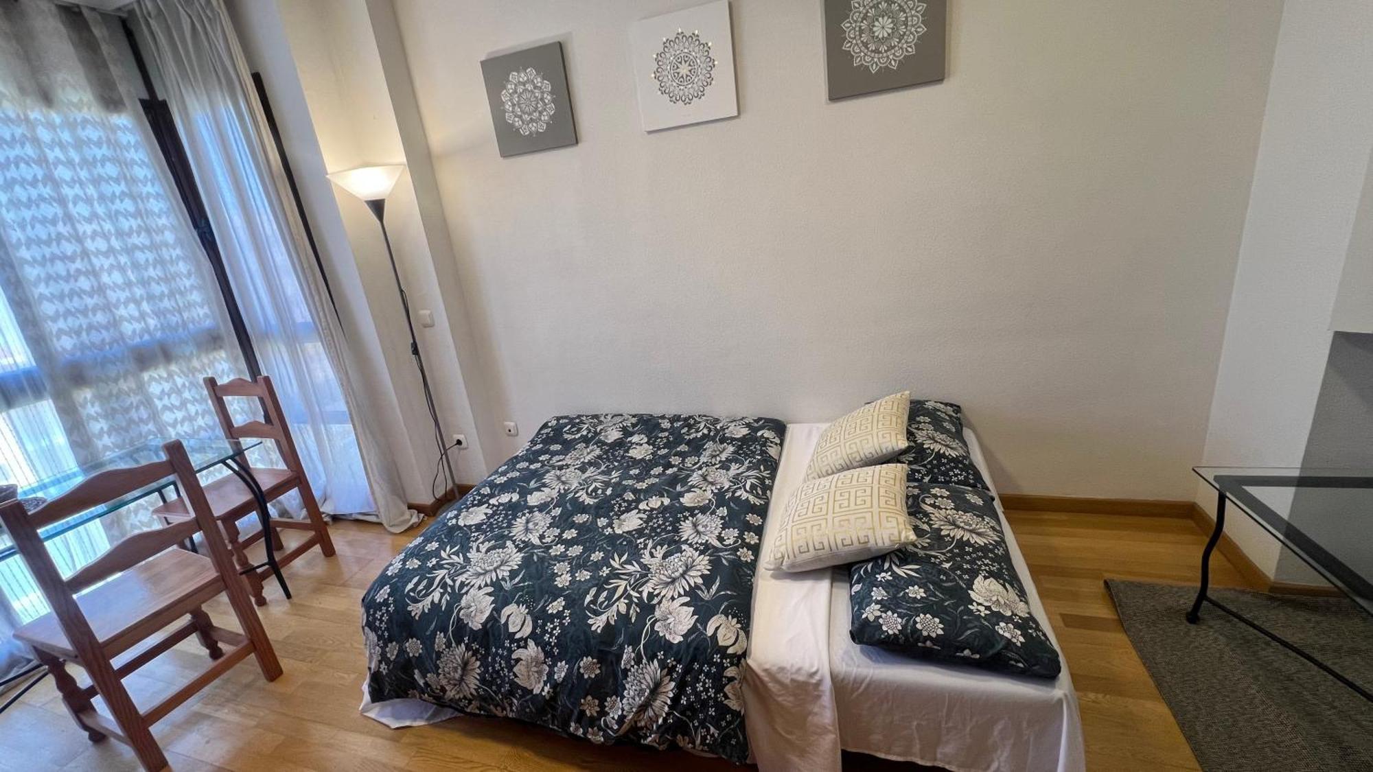 Deyanira Suite, Aeropuerto, Ifema Мадрид Екстериор снимка