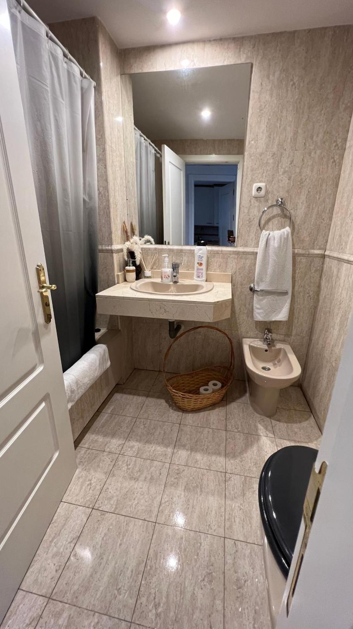 Deyanira Suite, Aeropuerto, Ifema Мадрид Екстериор снимка